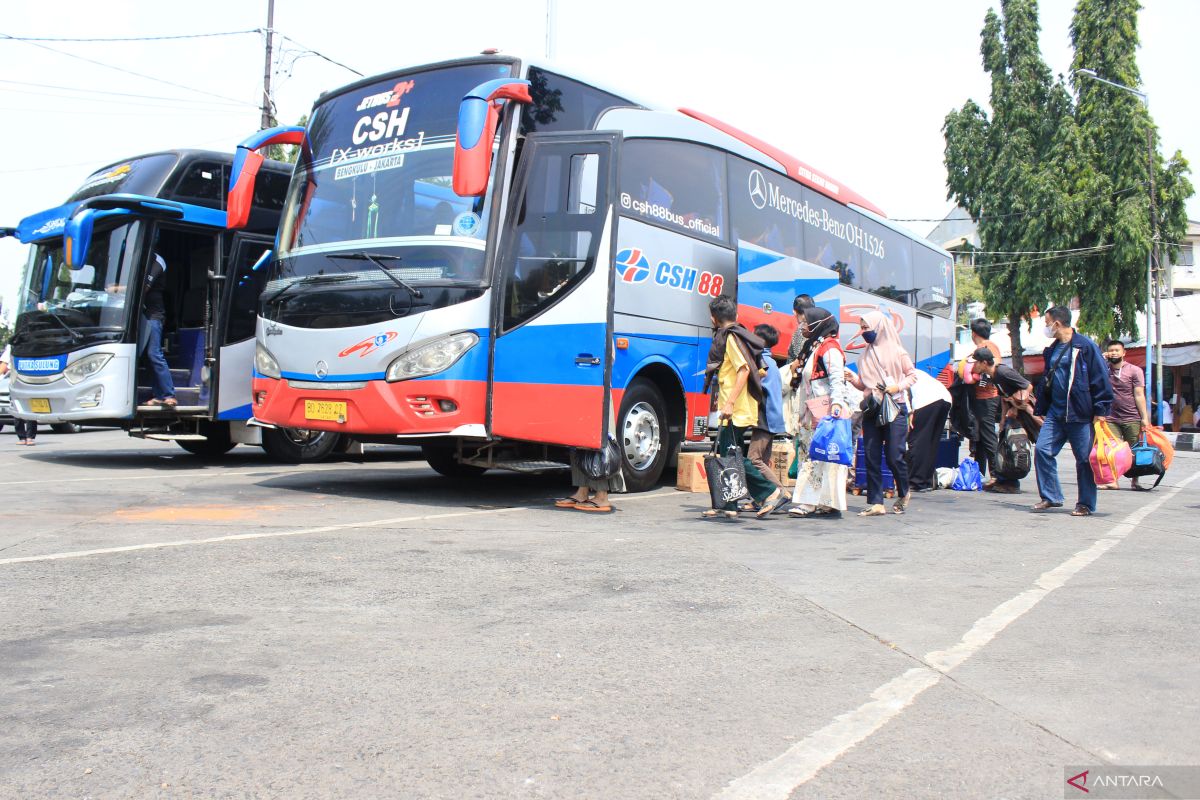 Pengelola Kalideres awasi PO bus ekonomi agar tidak naikan tiket