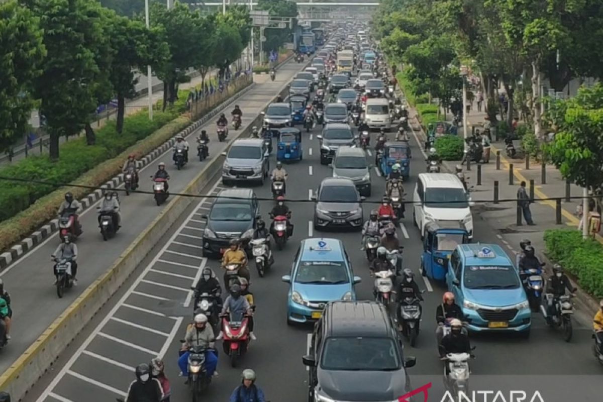 Ekonom: Penghapusan data kendaraan upaya tingkatkan pendapatan daerah
