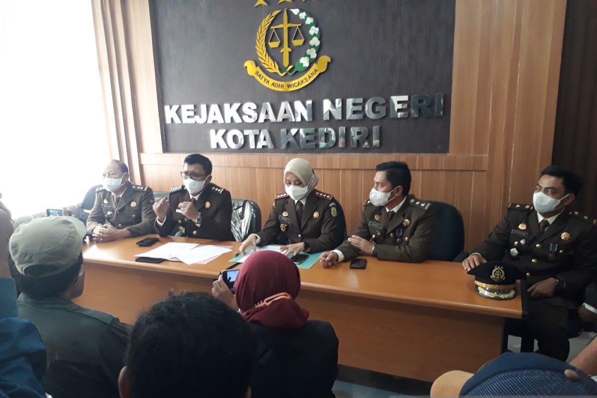 Kejari tetapkan empat tersangka kasus kredit macet di BPR Kediri