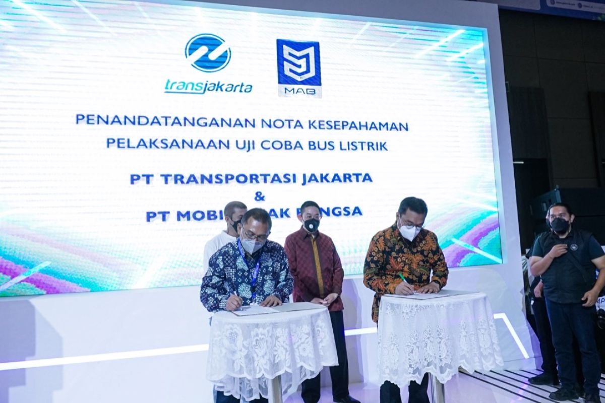 TransJakarta teken MoU uji coba bus listrik dengan MABI