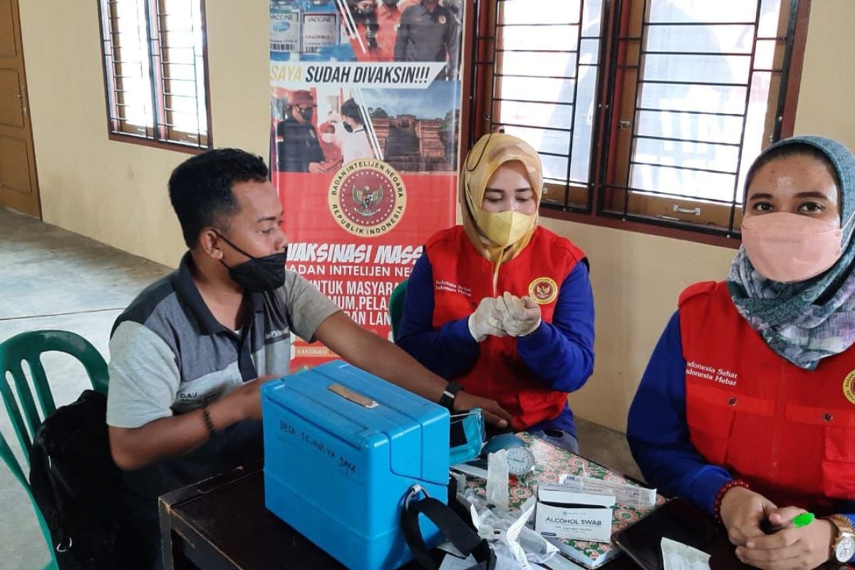 BIN Daerah Jambi gelar vaksinasi COVID-19 masyarakat Sungai Gelam