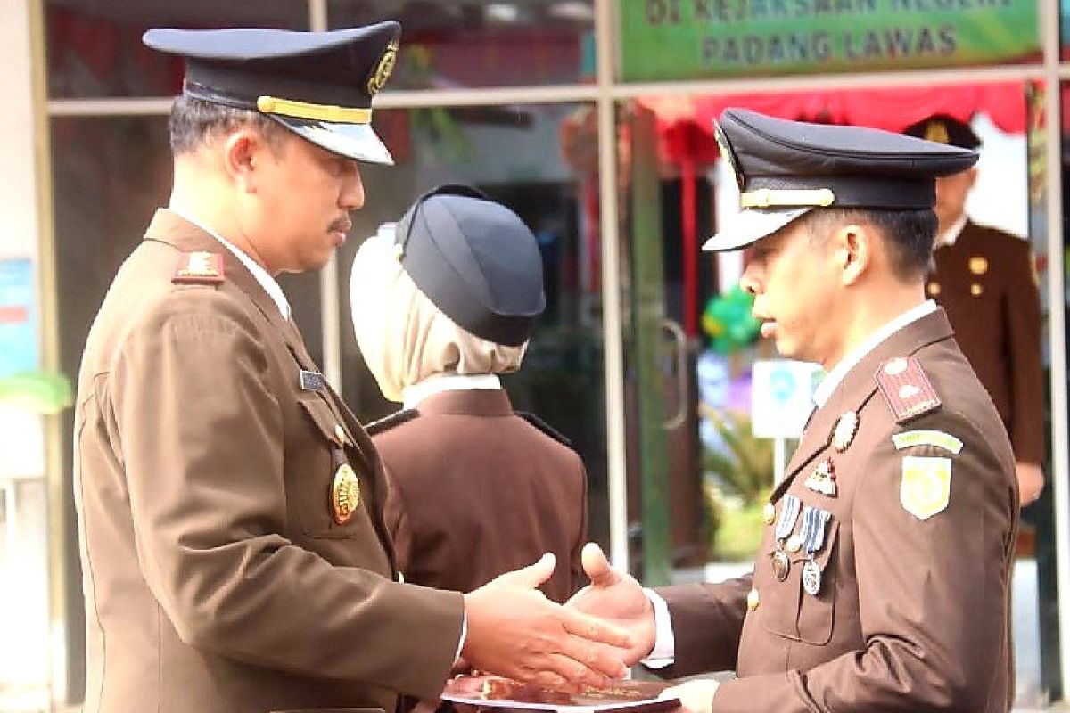 Kasi Pidum Kejari Palas raih tanda kehormatan Satya Lencana dari Presiden Joko Widodo