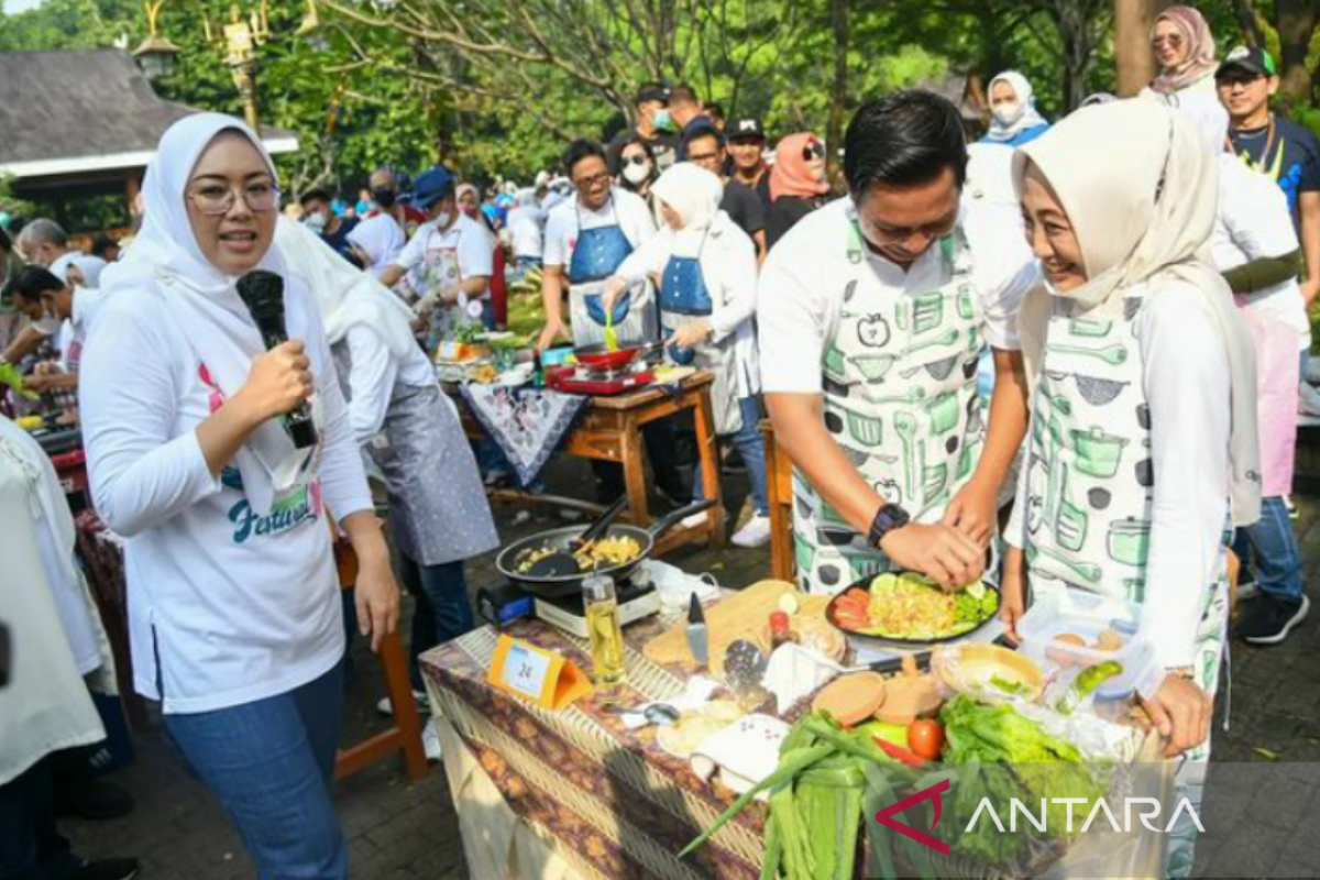 Pemkab Purwakarta kampanye hidangan berprotein lewat festival masak dan Penyajian Nasi Goreng Cinta