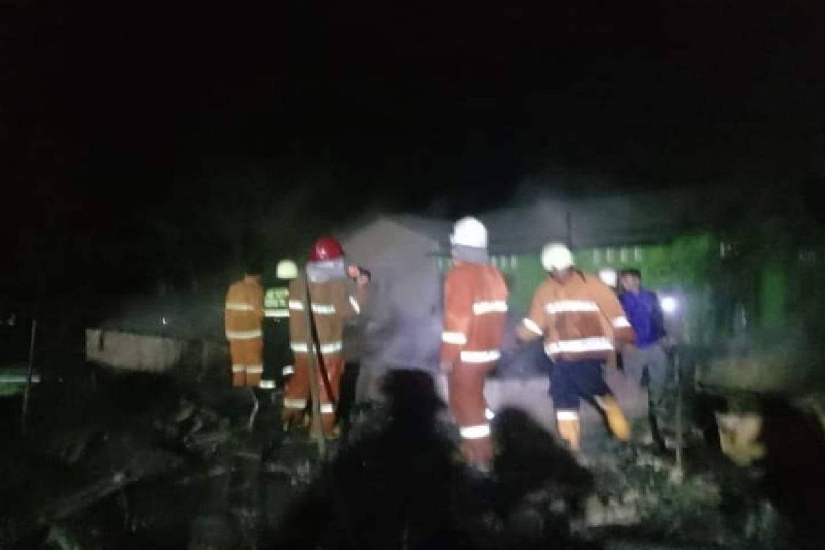 Satu unit rumah semi permanen terbakar di Tebing Tinggi