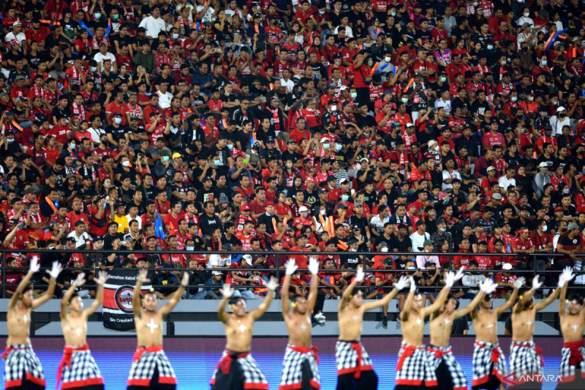 Rumput di Stadion Kapten I Wayan Dipta Bali peroleh nilai 'excellent'