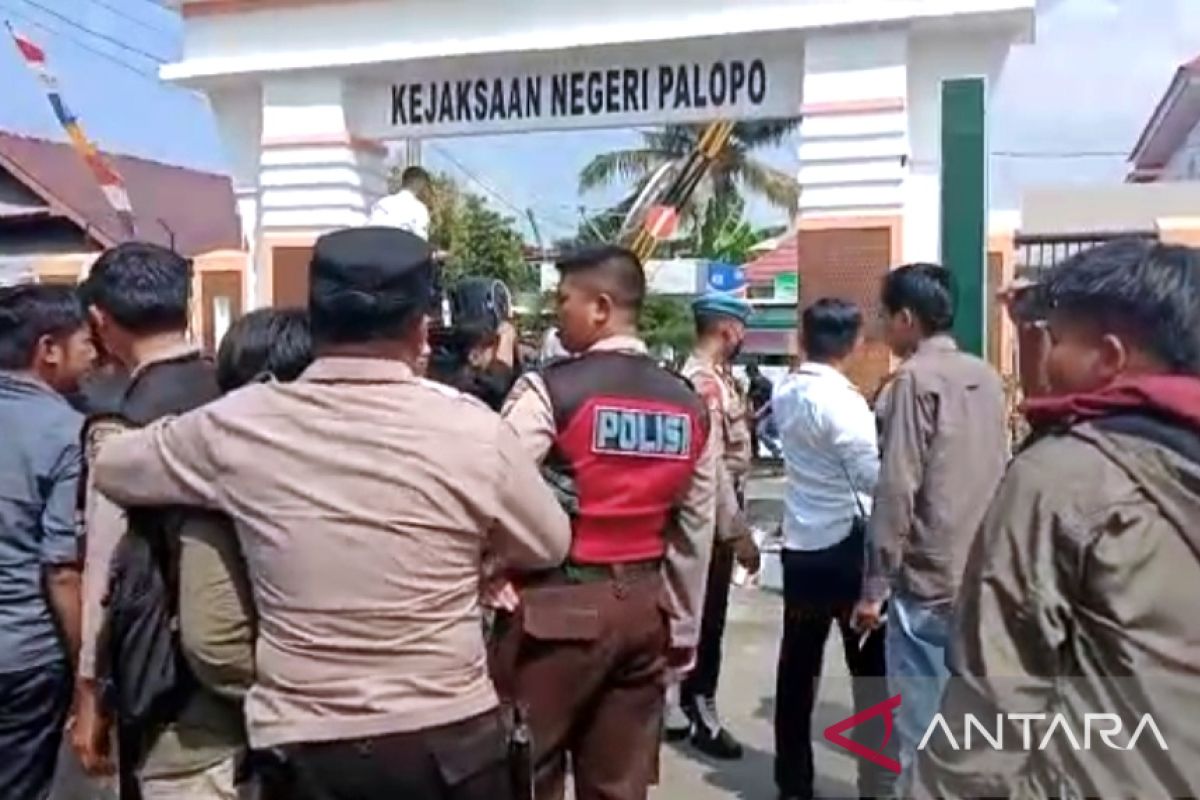 Polisi tetapkan sembilan tersangka pengrusakan kantor Kejari Palopo
