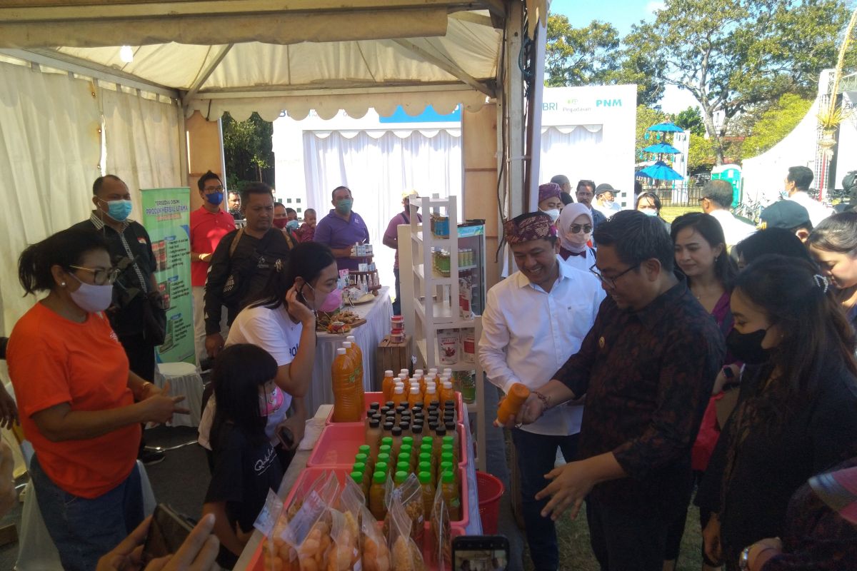 UMi holding firm holds MSME market festival in Denpasar