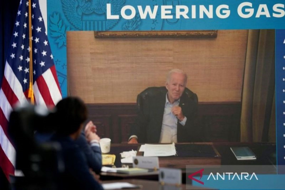 Walau terkena COVID, Presiden AS Joe Biden hadiri pertemuan di Gedung Putih