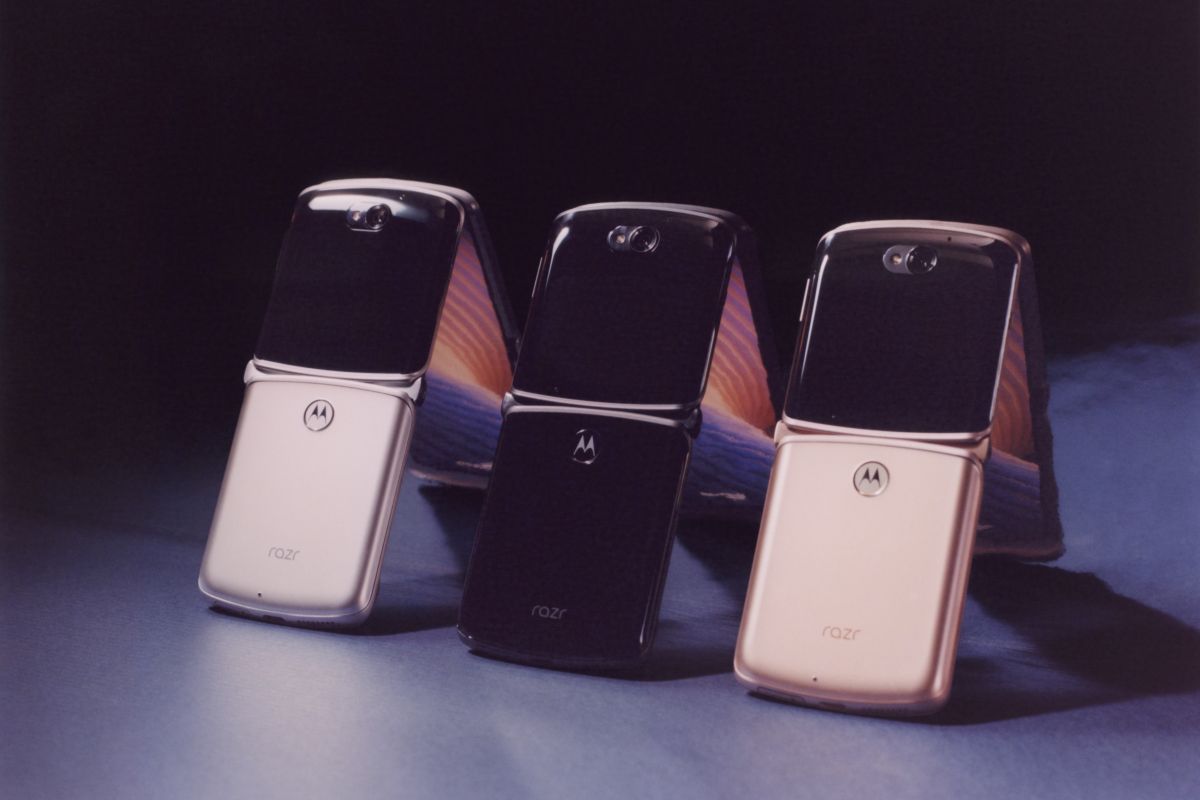 Motorola bersiap rilis RAZR 3 saingi Samsung Galaxy Z Flip4