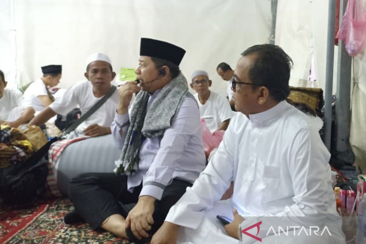 Kepulangan jamaah haji kloter 1 Banjarmasin tertunda 12 jam