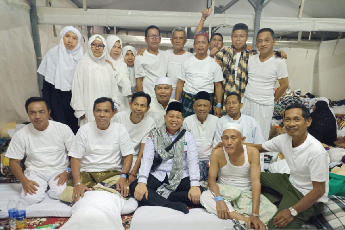 Kepulangan jamaah haji Kloter 1 Embarkasi Banjarmasin tertunda 12 jam