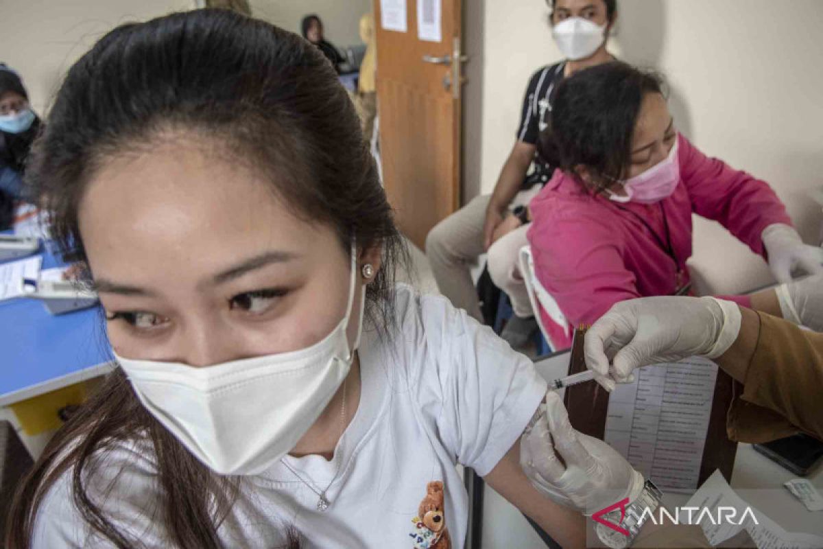 62,17 juta penduduk Indonesia dapatkan vaksin penguat