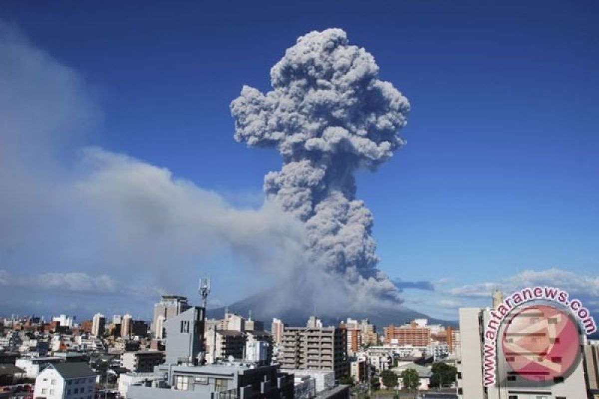 KBRI Tokyo imbau WNI waspada terkait letusan Sakurajima