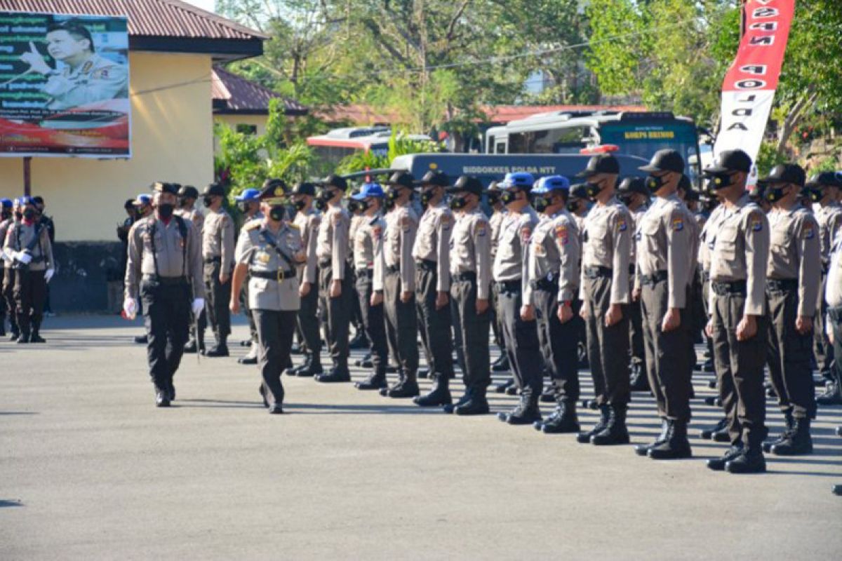 Ratusan siswa ikuti Diktuba di SPN Polda NTT
