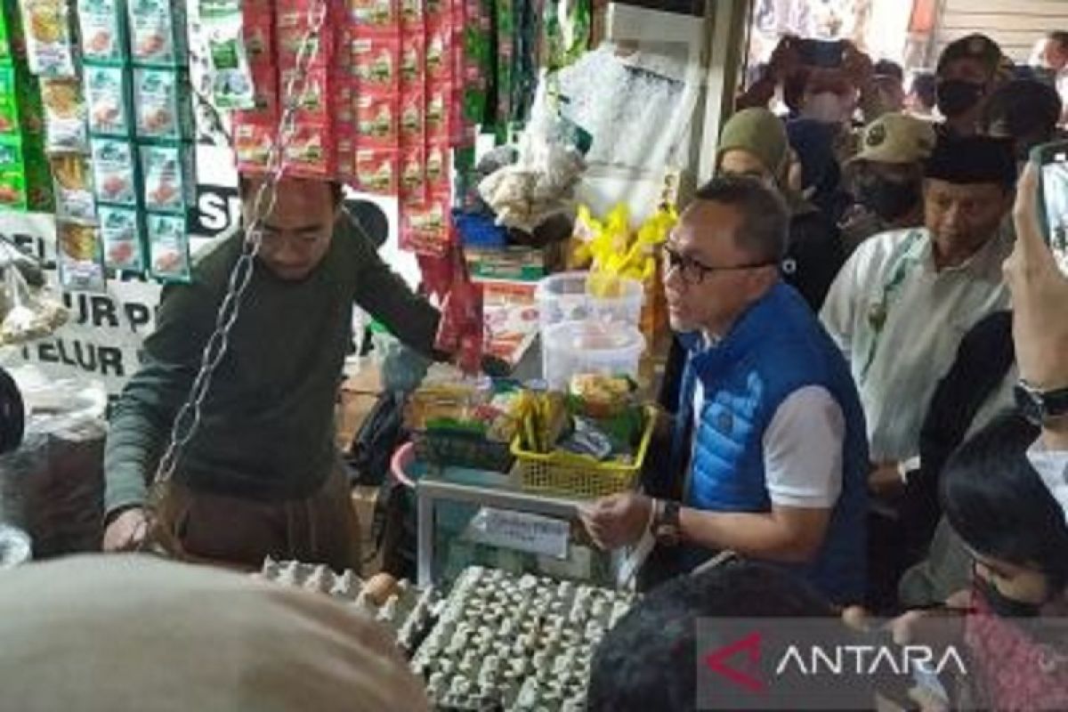 Menteri Perdagangan tengah rumuskan aturan wajibkan mini market pasok ke warung