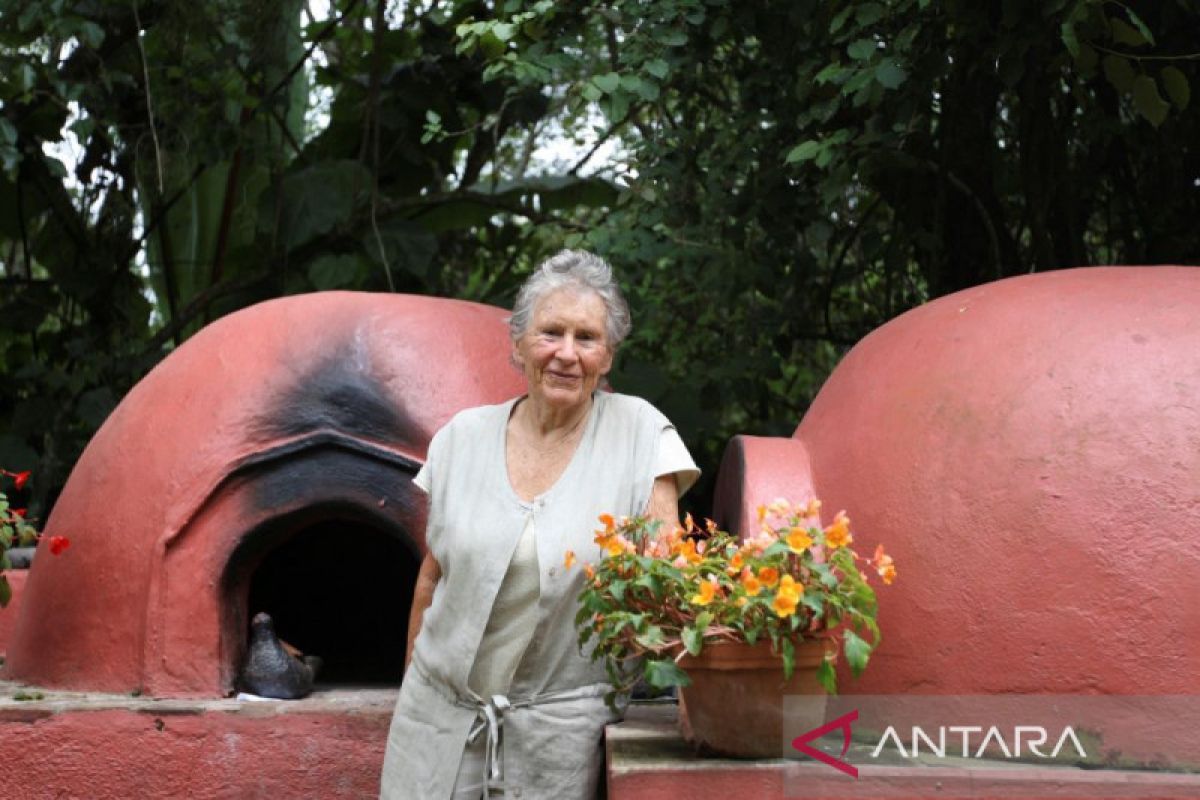 Penulis kuliner Meksiko Diana Kennedy wafat di usia 99 tahun