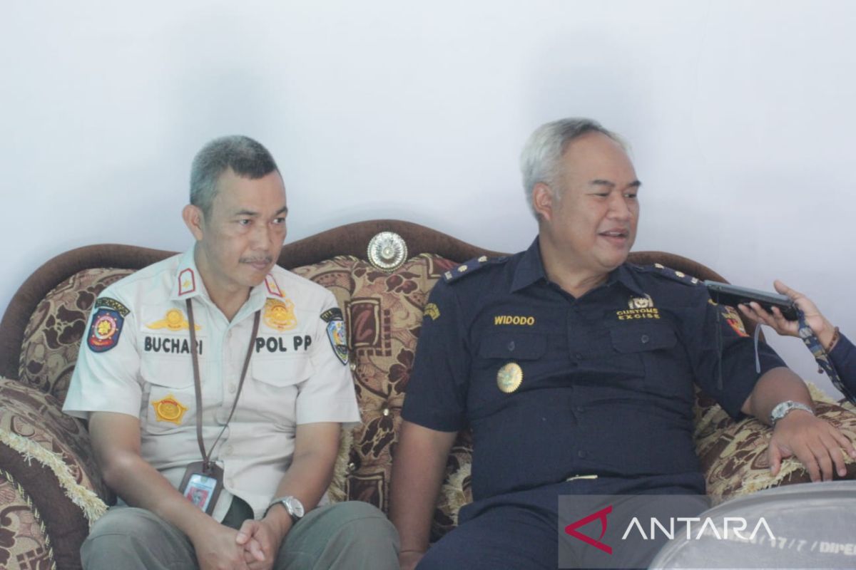 Bea Cukai Jember bersama Satpol PP Situbondo razia peredaran rokok ilegal