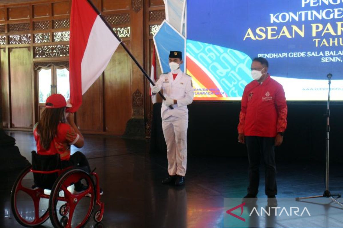 Minister inaugurates Indonesian contingent for 2022 APG