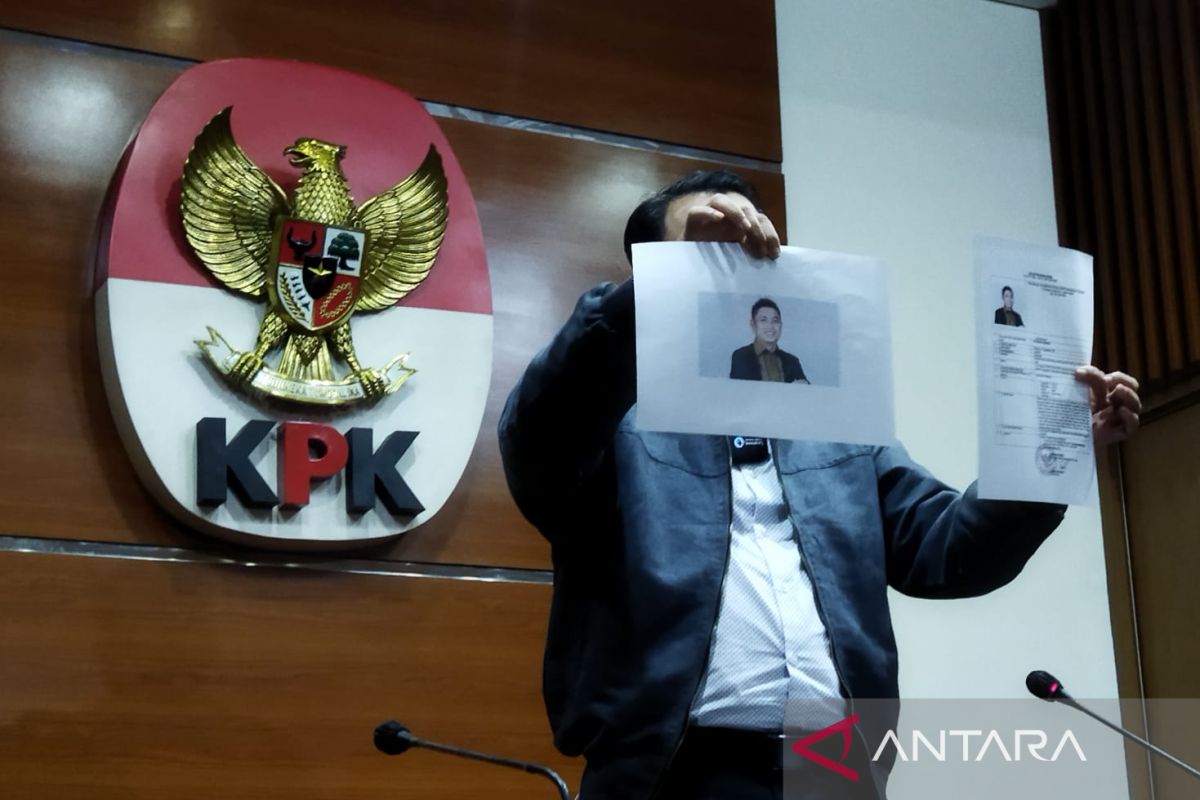 KPK tunjukkan surat DPO Mardani Maming