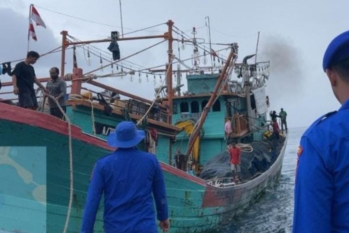 Korsleting listrik penyebab KM Sinar Jaya terbakar di Laut Natuna Utara