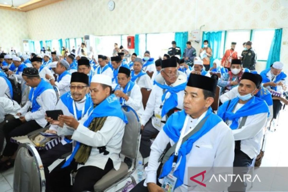 Kedatangan jamaah haji Debarkasi Banjarmasin tertunda