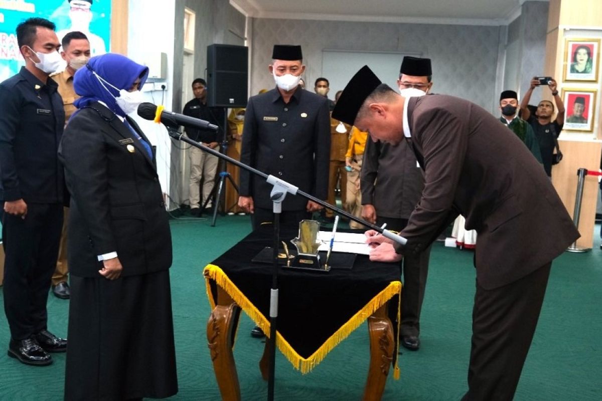 Zulhidayat dilantik sebagai Sekda Kota Tanjungpinang