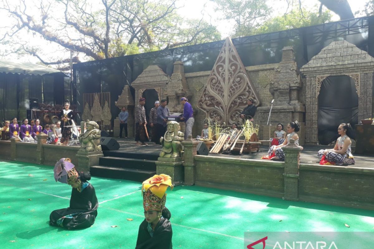 Pemkot Kediri gelar tradisi "Manusuk Sima"