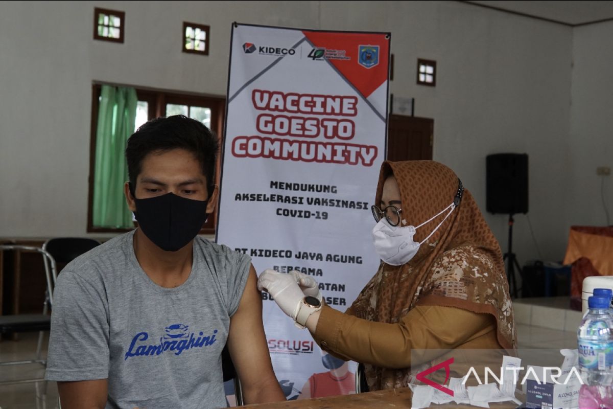 Ribuan Warga Kabupaten Paser terima vaksin COVID-19