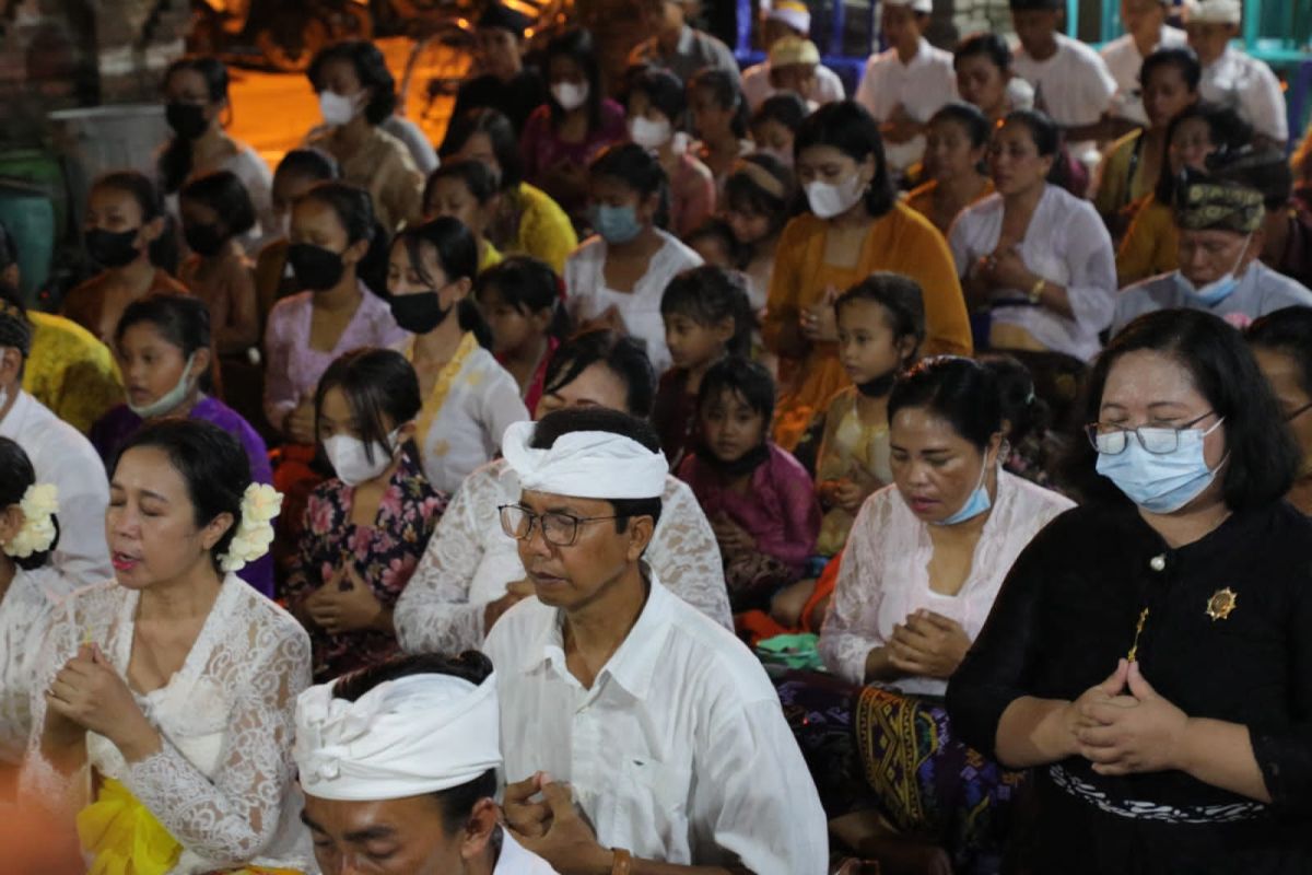 Kemenag salurkan beasiswa bagi 1.540 mahasiswa Hindu