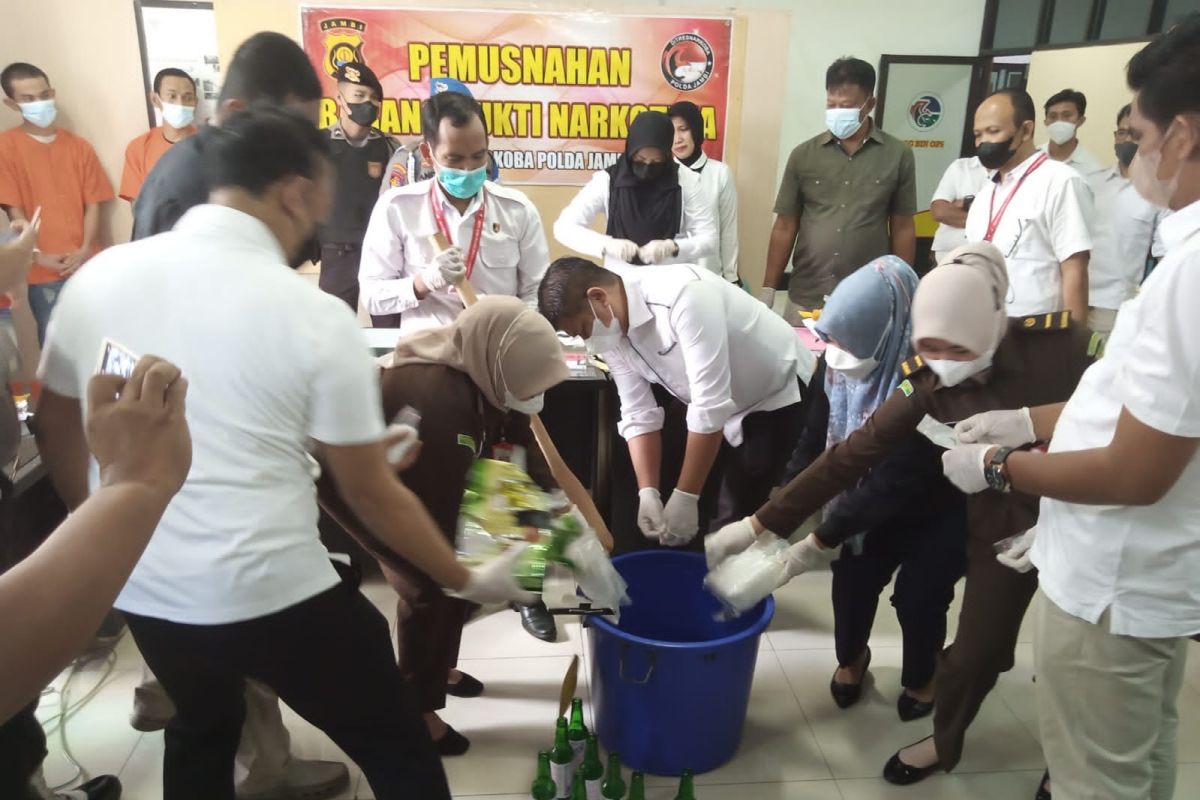 Polda Jambi musnahkan 4,1 kilogram sabu-sabu