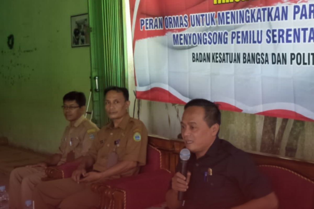 Badan Kesbangpol Gunungkidul beri pendidikan politik kepada ormas