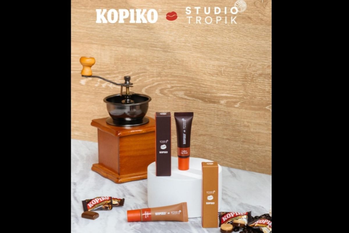 Kopiko dan Studio Tropik berkolaborasi hadirkan pelembab bibir beraroma kopi