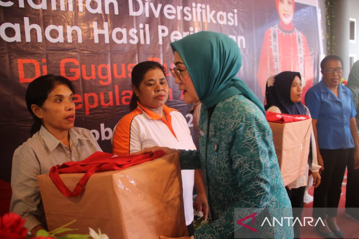 30 perempuan Aru dilatih diversifikasi pengolahan hasil perikanan