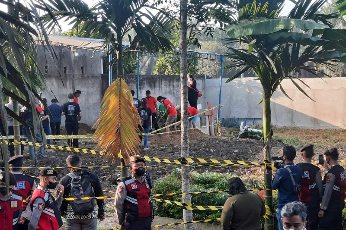 Suasana tahapan autopsi ulang jenazah Brigadir Yoshua