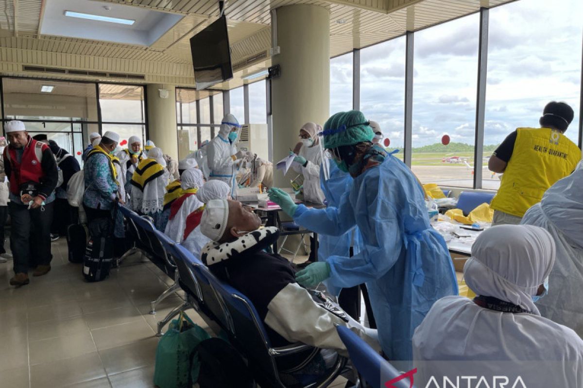 10 haji Debarkasi Batam asal Kalimantan Barat lakukan tes usap PCR