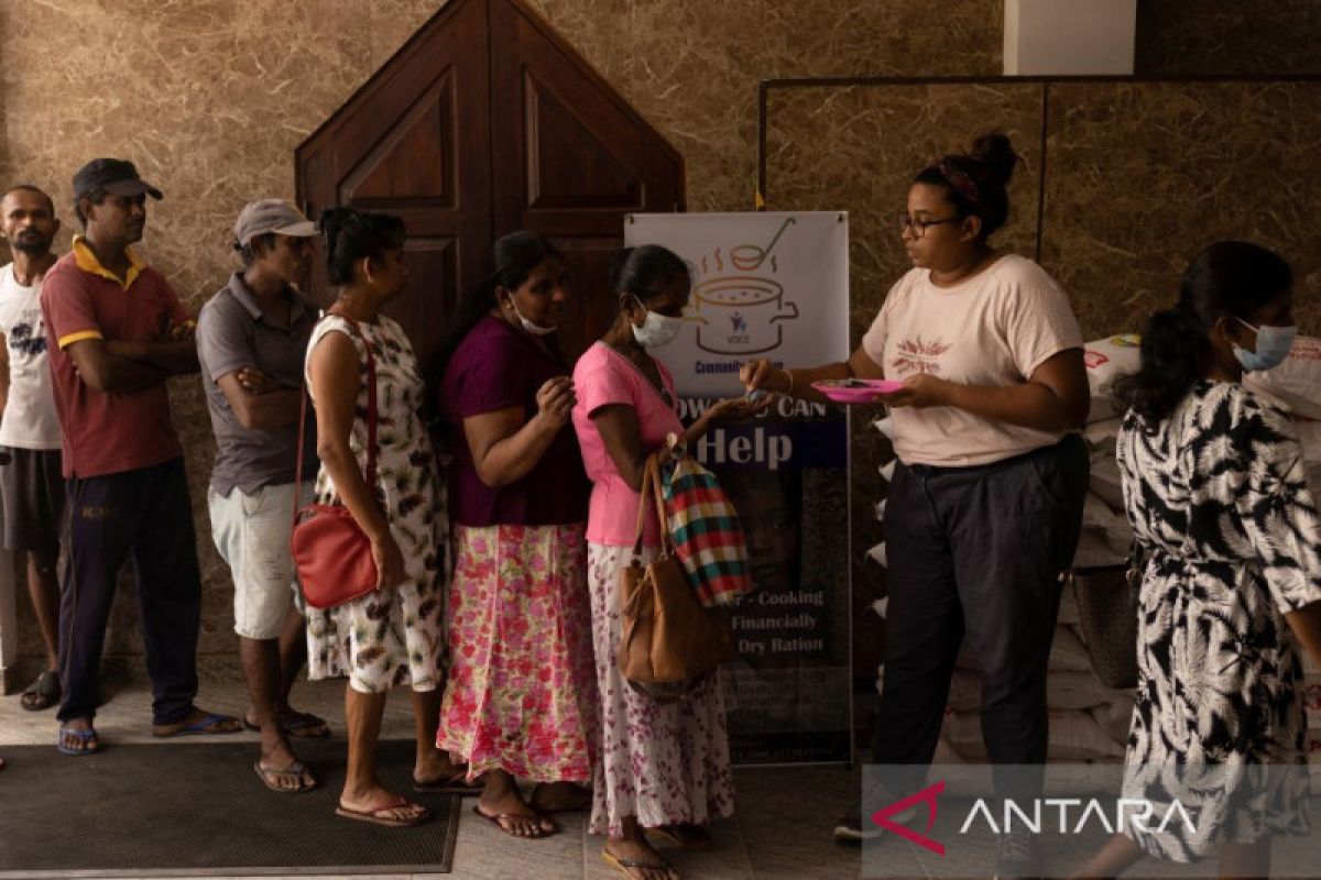 Dapur umum beri makan warga miskin Sri Lanka di tengah krisis