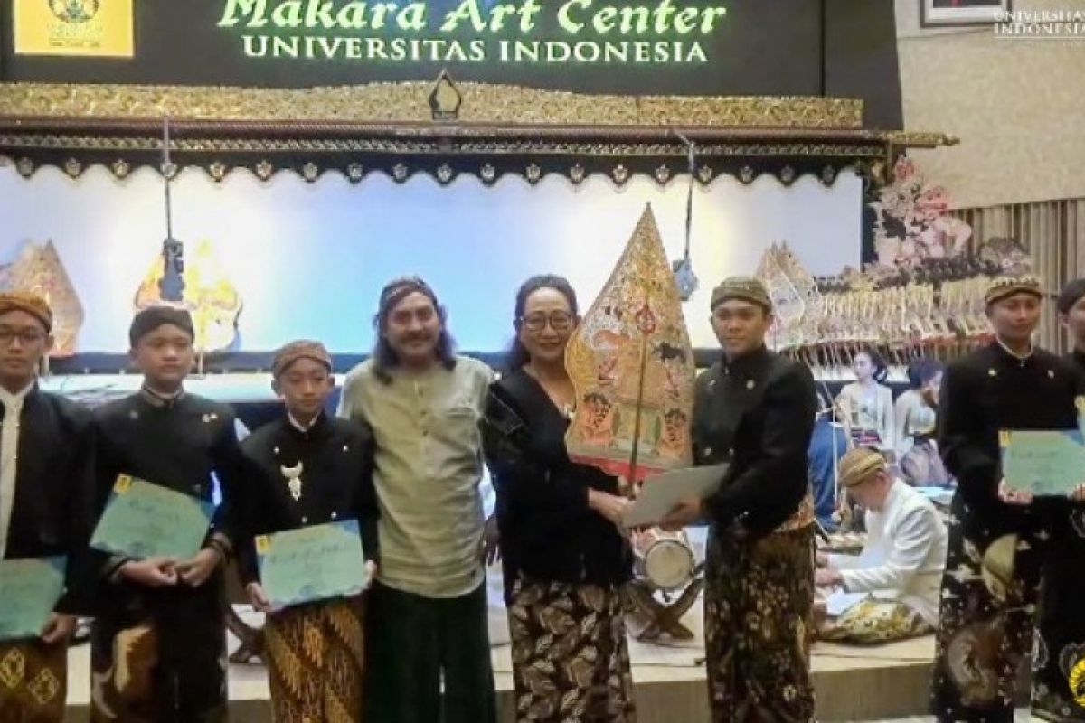 Makara Art Center UI tumbuhkan bakat lewat pentas wayang dalang anak