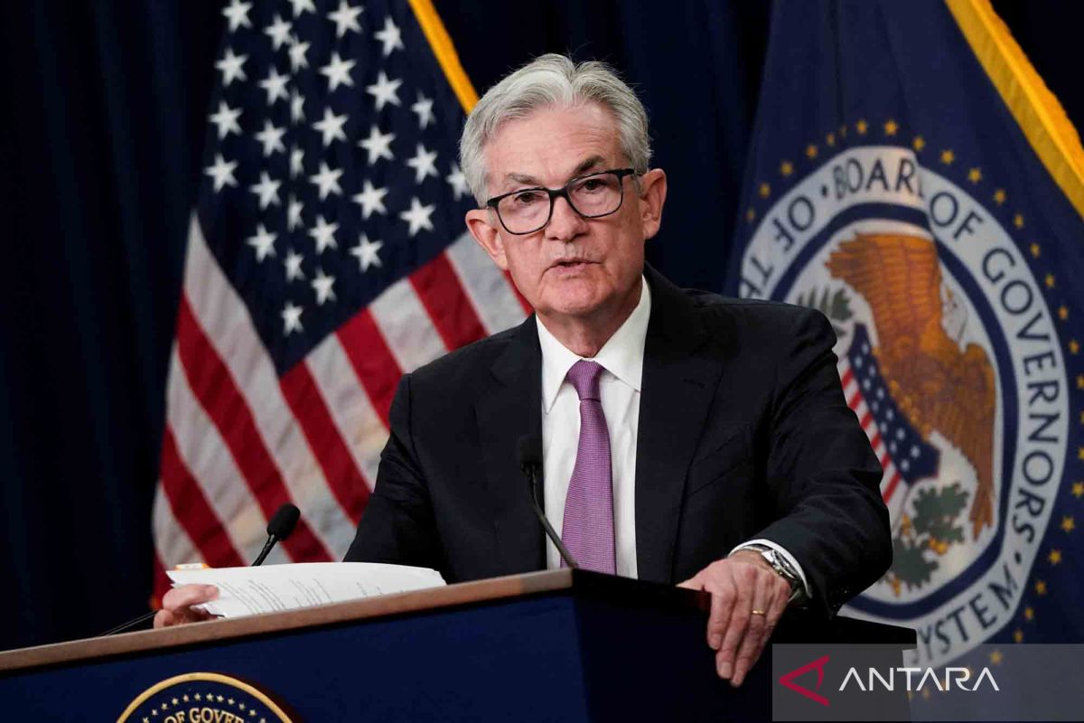 Fed naikkan suku bunga besar lagi, Powell janji "terus melakukannya"