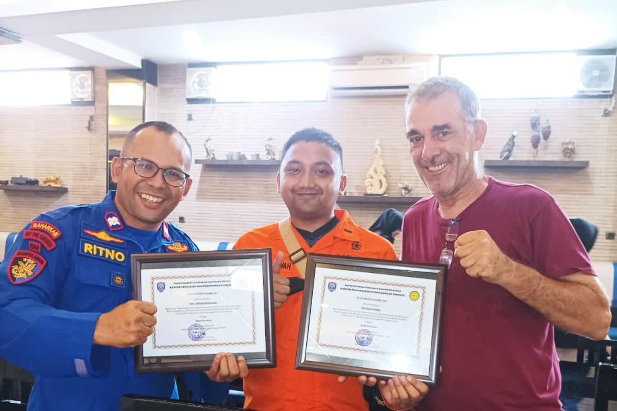 Dua WNA dapat penghargaan karena bantu pencarian KM Cahaya Arafah
