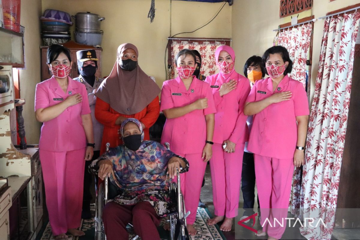 HKGB Ke-70, Bhayangkari Pusat gelar bakti kesehatan dan sosial di Belitung