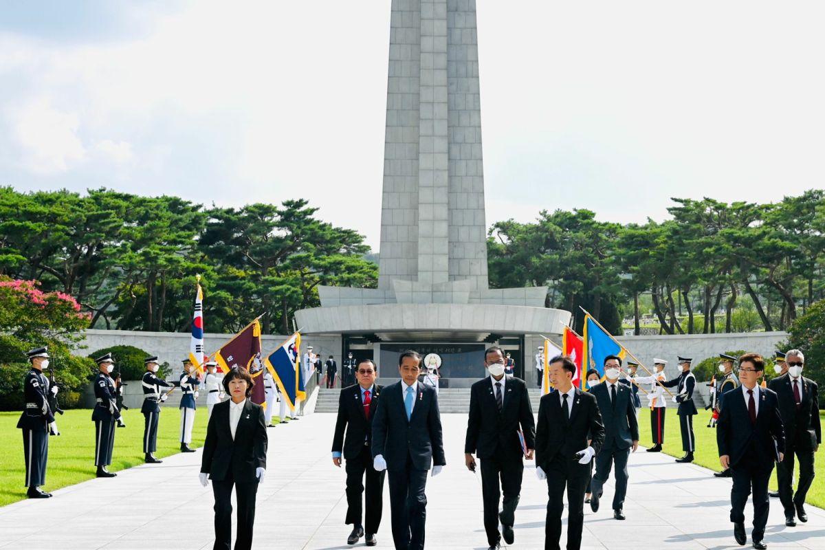 Jokowi kunjungi Taman Makam Nasional di Seoul Korea Selatan