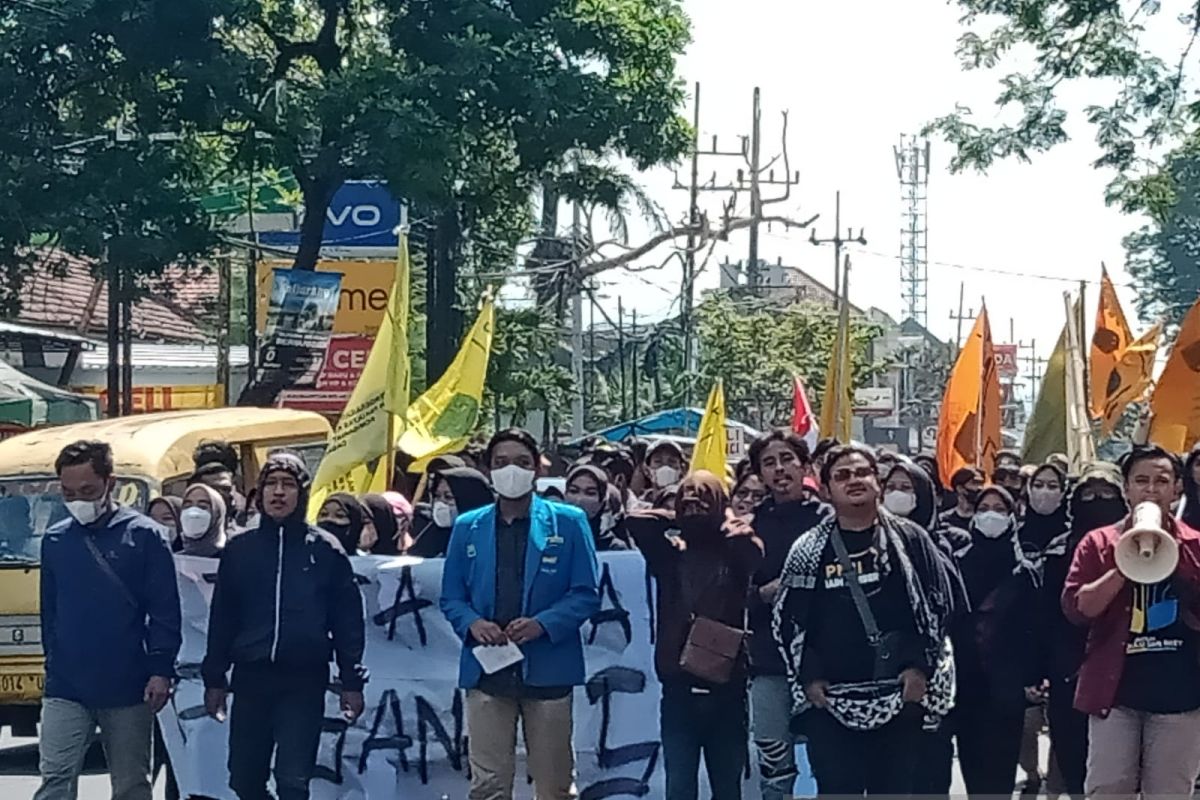 Pemkab Jember didesak cabut rekomendasi tiga titik kawasan pertambangan dalam RTRW