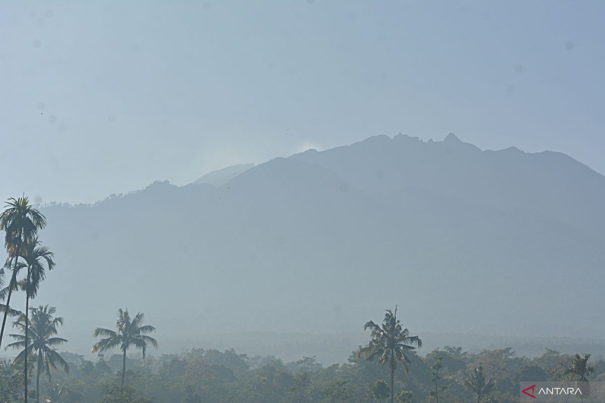 Status Gunung Raung Jatim naik level II waspada