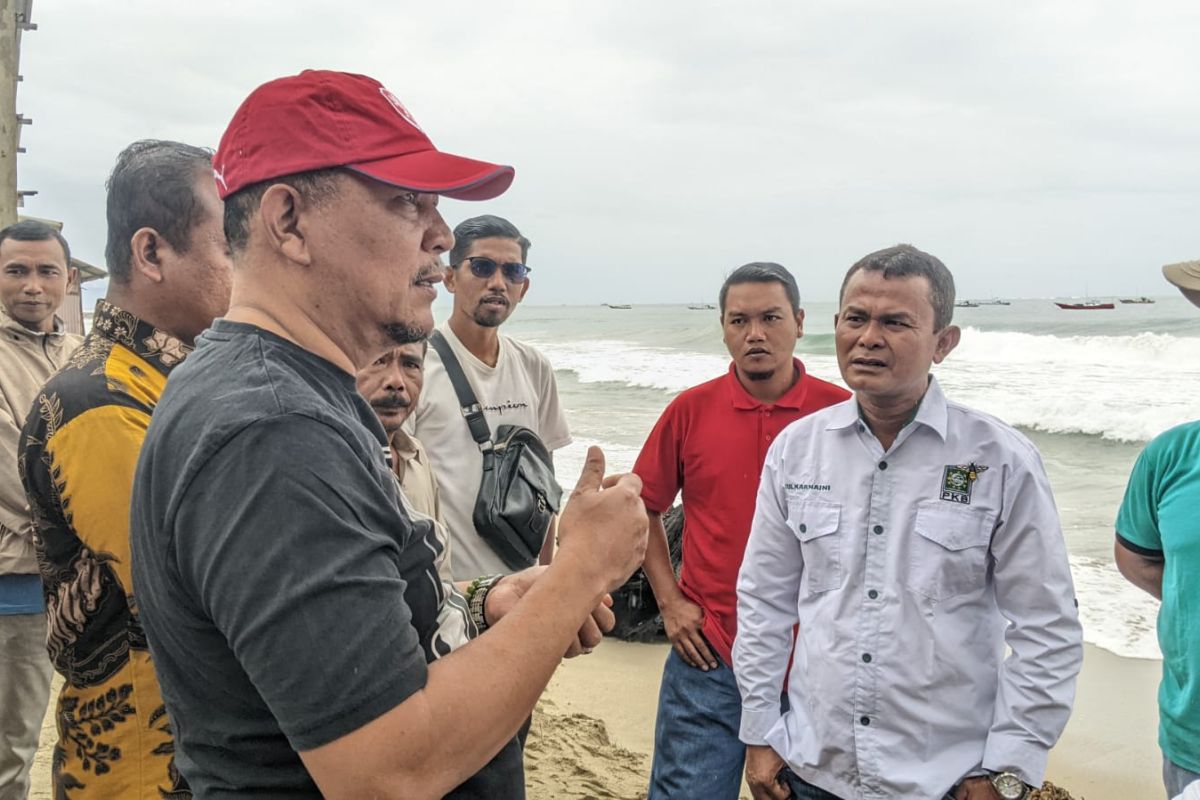 Atasi abrasi, Anggota DPR-RI siap perjuangkan pembangunan pemecah ombak di Abdya