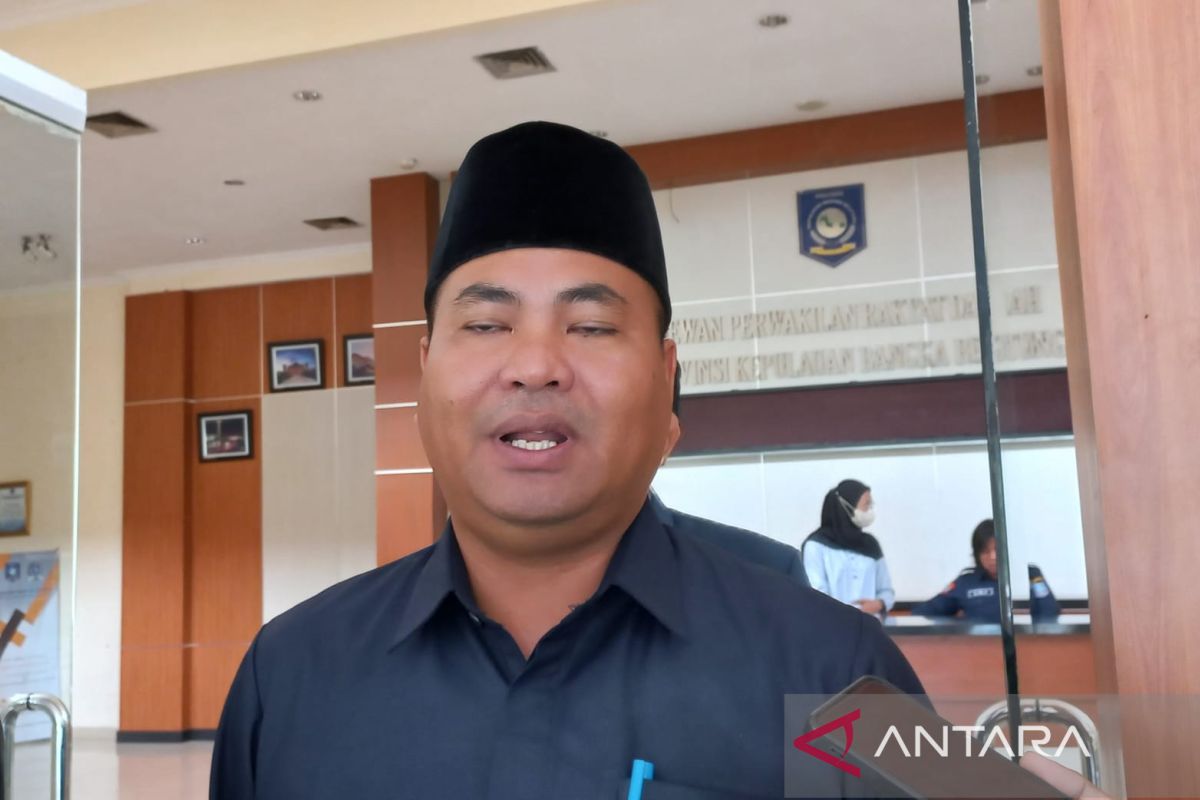 Adet Mastur:  DPRD Babel Akan Pertahankan Tenaga Honorer