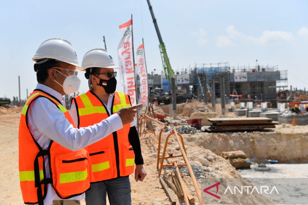 Minister reviews progress of Freeport smelter construction in Gresik