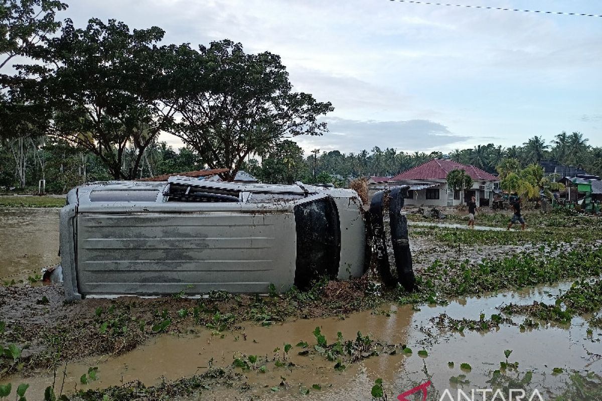 DPRD Parigi minta Pemda segera tetapkan tanggap darurat banjir Torue