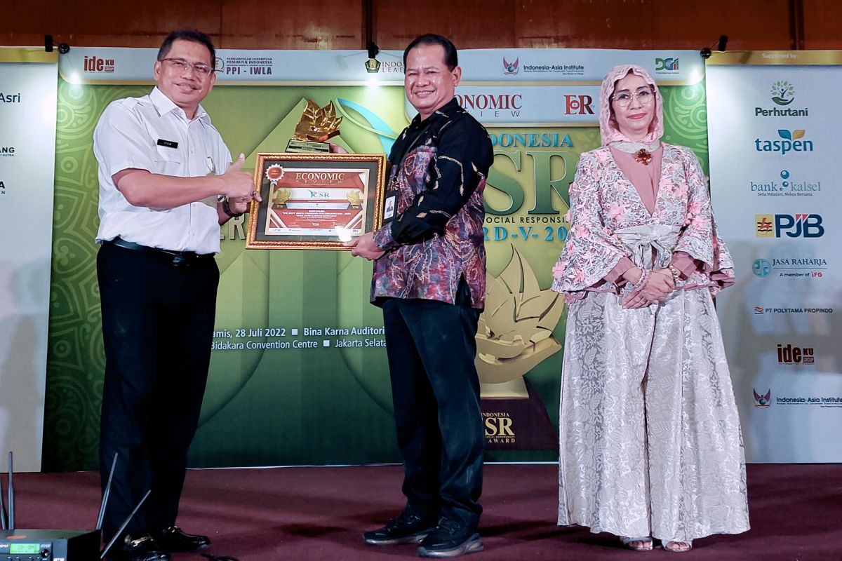 Bank Kalsel Raih The Best SDG's di ajang Indonesia CSR Award 2022
