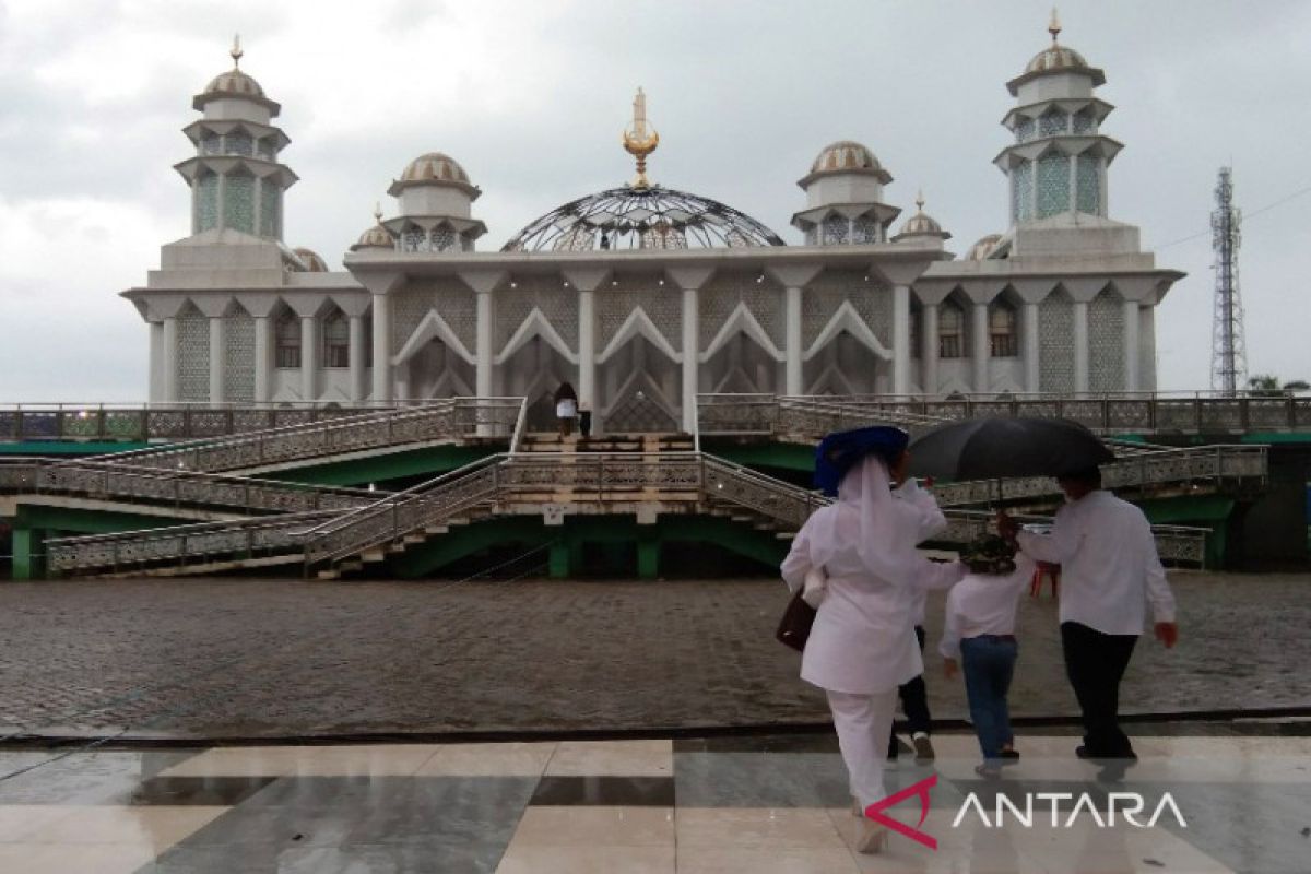 Hujan diprakirakan turun di sejumlah kota besar