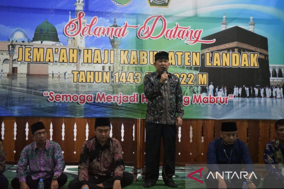 25 jemaah haji asal Kabupaten Landak kembali di tengah keluarga